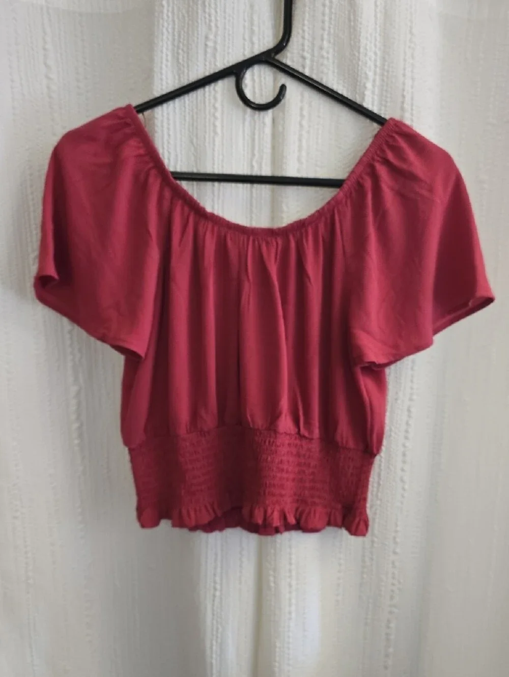 Womens M Pink Rose Raspberry Off-Shoulder Smocked Crop Top